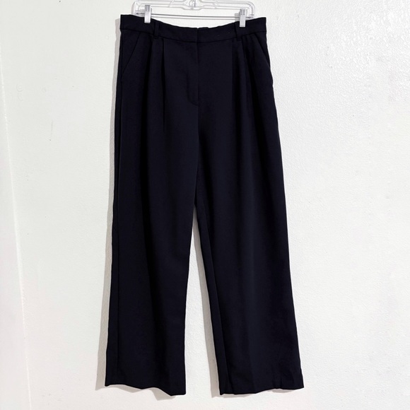 Abercrombie & Fitch Curve Love Sloane Tailored Wide Leg Pant in Black - Picture 6 of 12